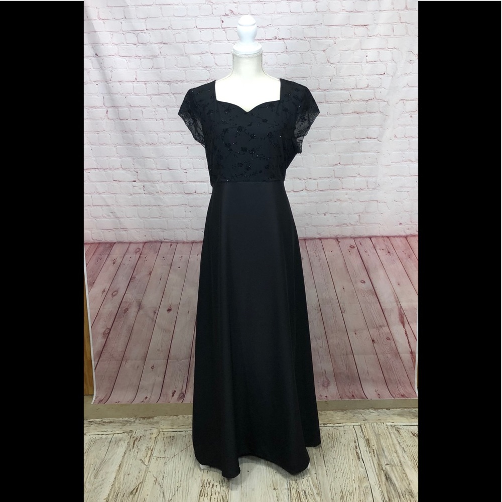 Formal Fashions Long Black Dress.